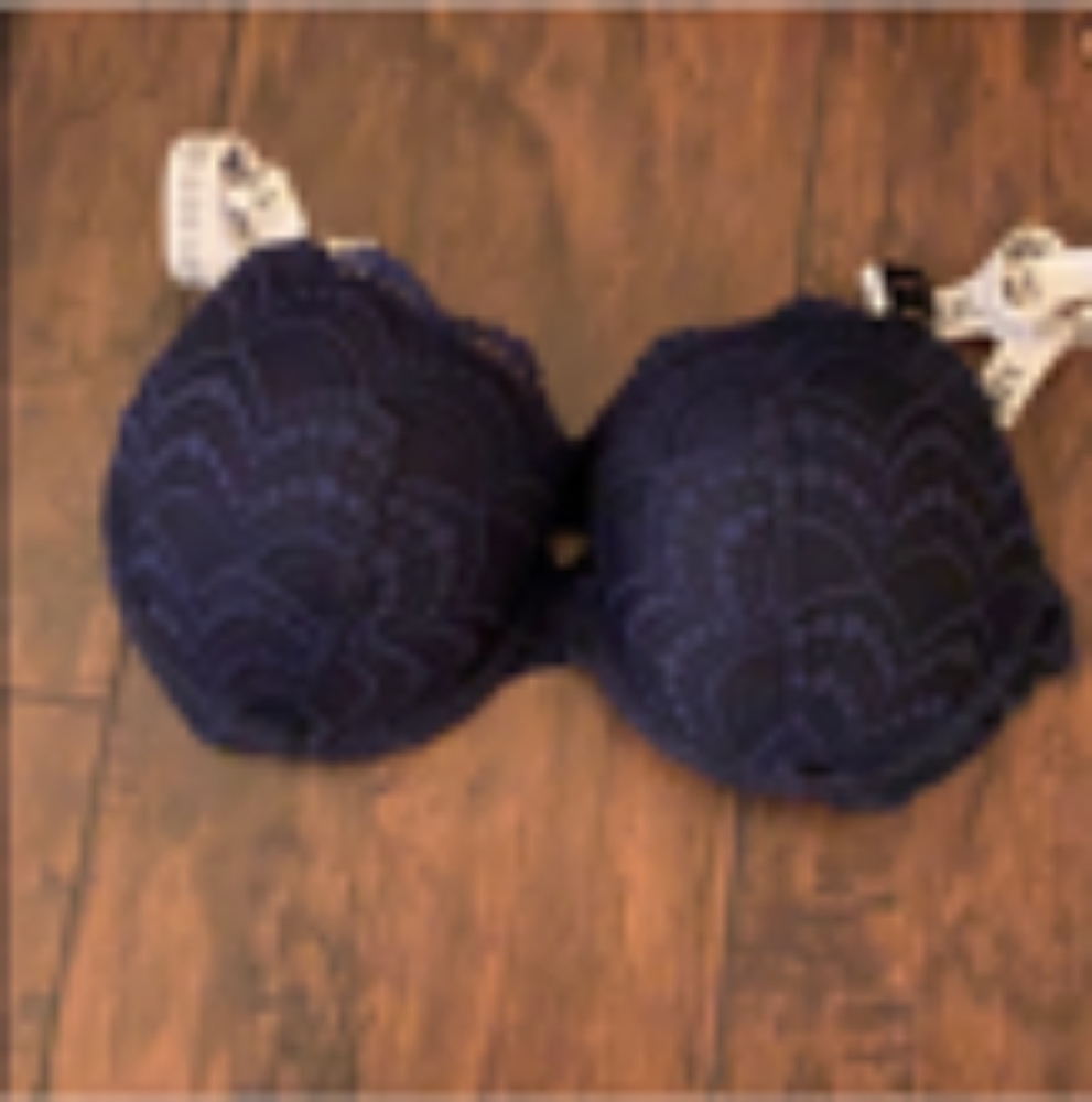Bra🌸 will add more pics if needed ..